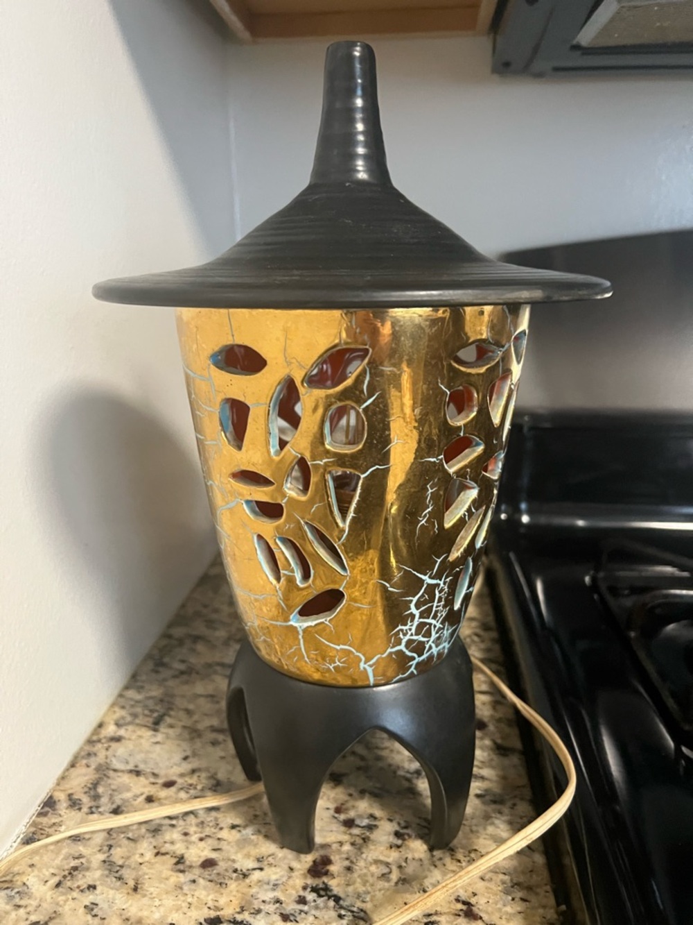 Vintage MCM Style Ceramic Pagoda Table Lamp